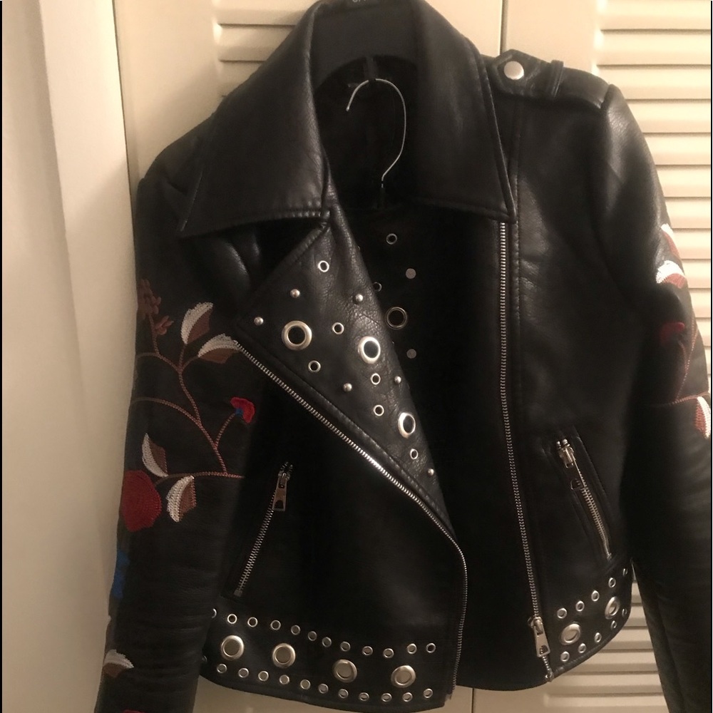 Flower 🌺 leather jacket.